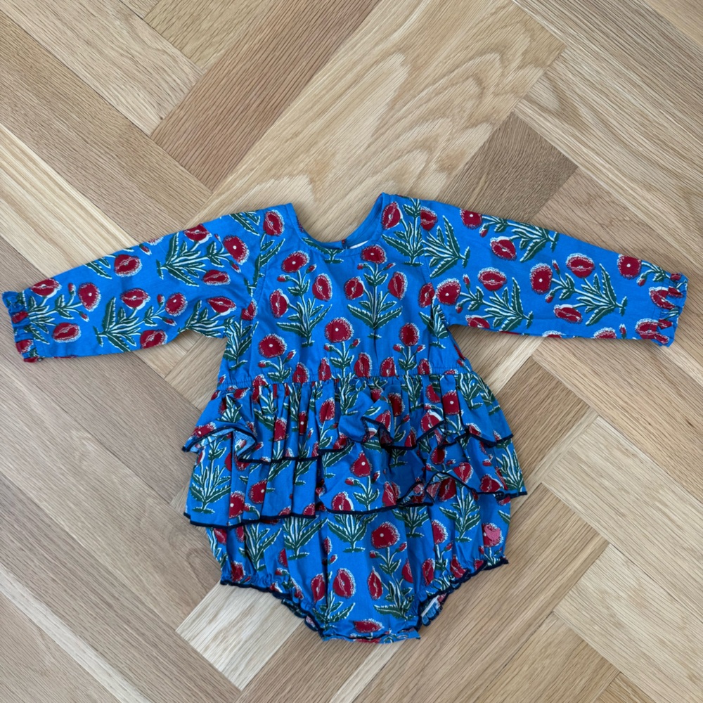 Pink Chicken Long Sleeve Blue Floral Bubble